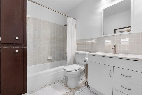 Condo in Fort Lauderdale, Florida, 1 bedroom  № 1834451 - photo 18