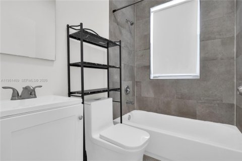 Снять в аренду квартиру в Майами, Флорида 1 спальня, 32.05м2, № 2009439 - фото 18