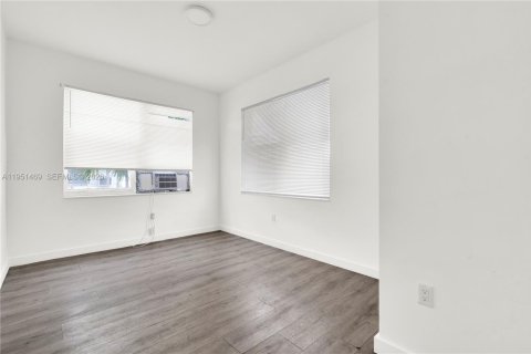 Снять в аренду квартиру в Майами, Флорида 1 спальня, 32.05м2, № 2009439 - фото 12