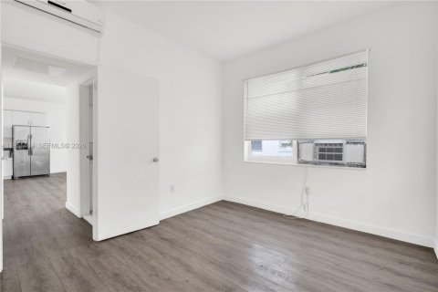 Снять в аренду квартиру в Майами, Флорида 1 спальня, 32.05м2, № 2009439 - фото 16