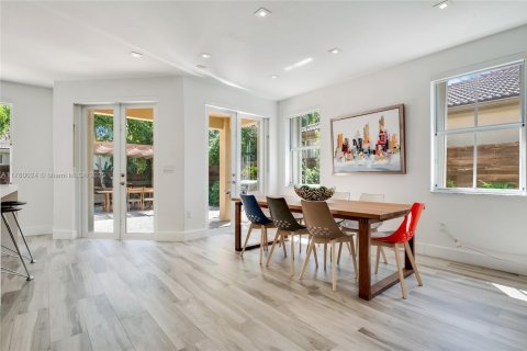 Casa en venta en Doral, Florida, 3 dormitorios, 184.41 m2 № 1959494 - foto 11