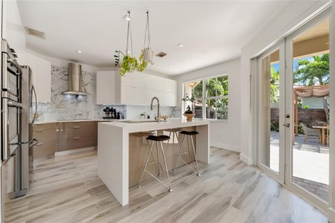 Casa en venta en Doral, Florida, 3 dormitorios, 184.41 m2 № 1959494 - foto 3