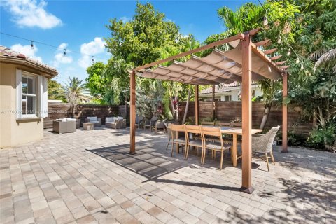 Casa en venta en Doral, Florida, 3 dormitorios, 184.41 m2 № 1959494 - foto 25