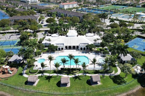 Casa en venta en Doral, Florida, 3 dormitorios, 184.41 m2 № 1959494 - foto 29