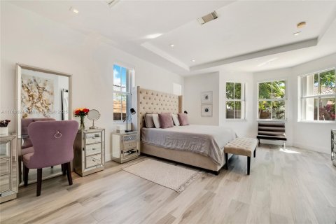 Casa en venta en Doral, Florida, 3 dormitorios, 184.41 m2 № 1959494 - foto 16