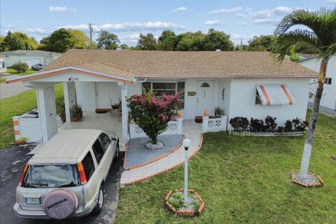 Casa en Lauderdale Lakes, Florida 3 dormitorios, 125.7 m2 № 2087375