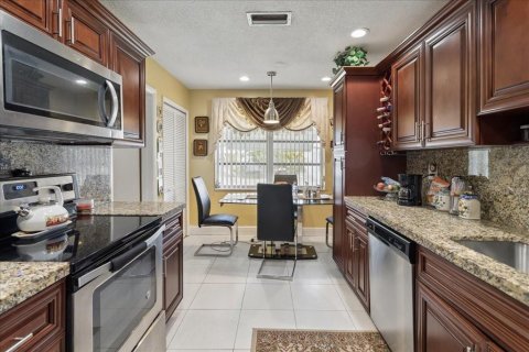 Casa en venta en Lauderdale Lakes, Florida, 3 dormitorios, 125.7 m2 № 2087375 - foto 10