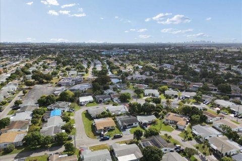 Casa en venta en Lauderdale Lakes, Florida, 3 dormitorios, 125.7 m2 № 2087375 - foto 20