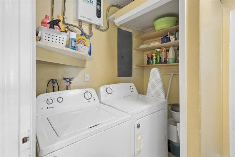 Casa en venta en Lauderdale Lakes, Florida, 3 dormitorios, 125.7 m2 № 2087375 - foto 11