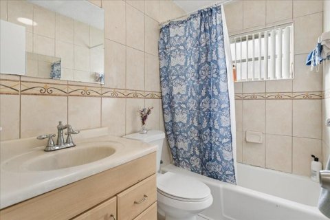 Casa en venta en Lauderdale Lakes, Florida, 3 dormitorios, 125.7 m2 № 2087375 - foto 4