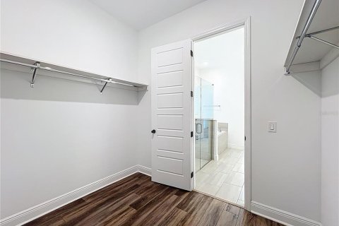 Casa en venta en Orlando, Florida, 5 dormitorios, 334.08 m2 № 2199603 - foto 17