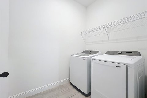 Casa en venta en Orlando, Florida, 5 dormitorios, 334.08 m2 № 2199603 - foto 16