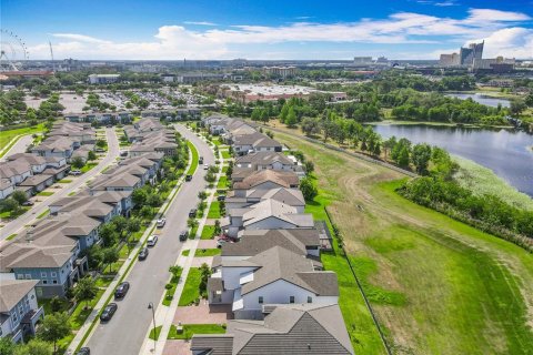 Casa en venta en Orlando, Florida, 5 dormitorios, 334.08 m2 № 2199603 - foto 6
