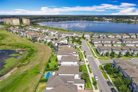 Casa en venta en Orlando, Florida, 5 dormitorios, 334.08 m2 № 2199603 - foto 7