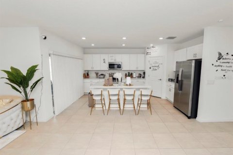 Casa en venta en Lakeland, Florida, 3 dormitorios, 171.4 m2 № 2201043 - foto 3