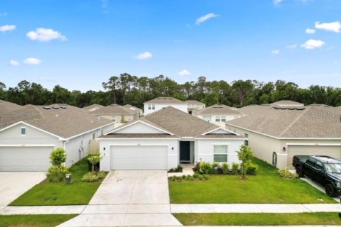 House in Lakeland, Florida 3 bedrooms, 171.4 sq.m. № 2201043
