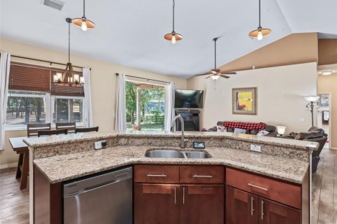 Villa ou maison à vendre à Wildwood, Floride: 3 chambres, 181.81 m2 № 2121345 - photo 22