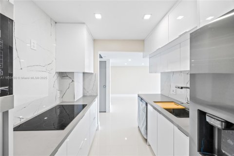 Купить кондоминиум в Авентура, Флорида 2 спальни, 107.49м2, № 1818318 - фото 6
