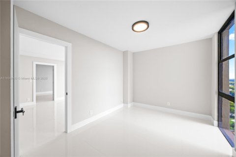 Купить кондоминиум в Авентура, Флорида 2 спальни, 107.49м2, № 1818318 - фото 10