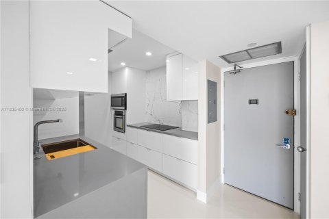 Купить кондоминиум в Авентура, Флорида 2 спальни, 107.49м2, № 1818318 - фото 7