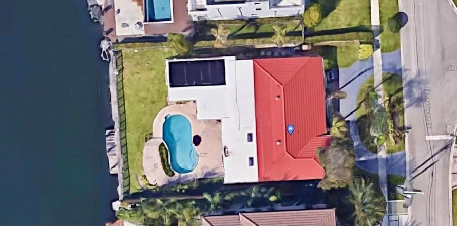Casa en North Miami, Florida 4 dormitorios, 208.01 m2 № 1162880