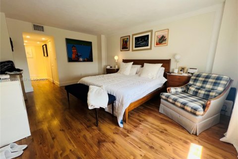 Condominio en alquiler en Miami, Florida, 2 dormitorios, 135.64 m2 № 2432080 - foto 24