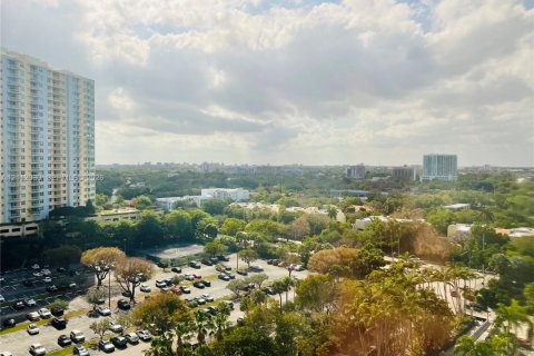 Condominio en alquiler en Miami, Florida, 2 dormitorios, 135.64 m2 № 2432080 - foto 30