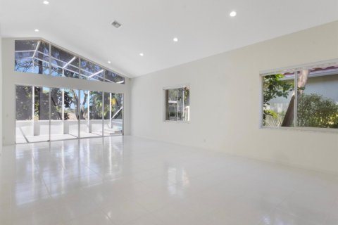 House in Boynton Beach, Florida 3 bedrooms, 199.37 sq.m. № 2261639 - photo 26