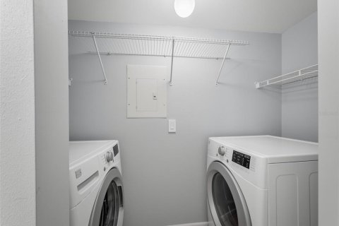 Condo in Tampa, Florida, 3 bedrooms № 2221361 - photo 23