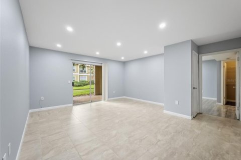 Condo in Tampa, Florida, 3 bedrooms № 2221361 - photo 3