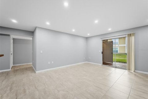 Condo in Tampa, Florida, 3 bedrooms № 2221361 - photo 7