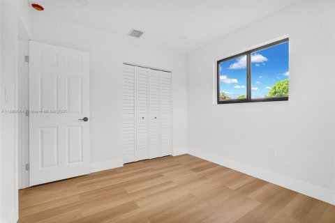 House in Miami Gardens, Florida 3 bedrooms, 129.32 sq.m. № 1929295 - photo 29