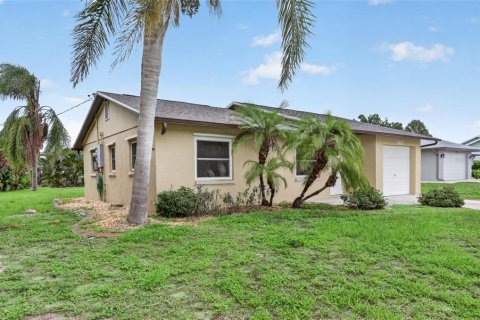 Villa ou maison à vendre à Englewood, Floride: 2 chambres, 116.5 m2 № 2147902 - photo 2