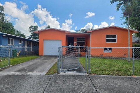 Дом в Майами, Флорида 3 спальни, 118.36м2 № 2052585