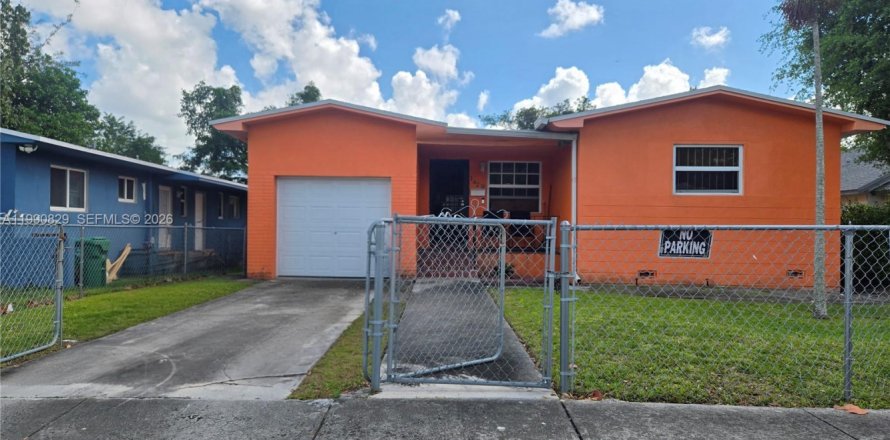 Дом в Майами, Флорида 3 спальни, 118.36м2 № 2052585