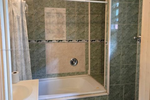 Купить виллу или дом в Майами, Флорида 3 спальни, 118.36м2, № 2052585 - фото 12