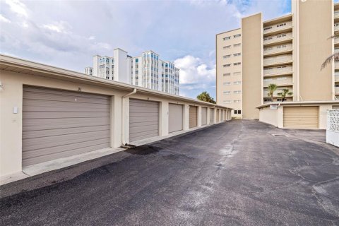 Condominio en alquiler en Saint Pete Beach, Florida, 2 dormitorios, 131.92 m2 № 1901599 - foto 30