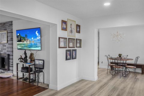 House in Cutler Bay, Florida 3 bedrooms, 179.12 sq.m. № 1799543 - photo 7
