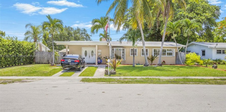 House in Cutler Bay, Florida 3 bedrooms, 179.12 sq.m. № 1799543