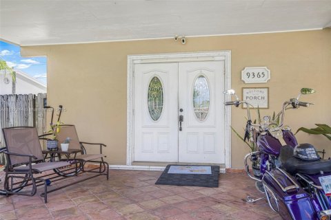House in Cutler Bay, Florida 3 bedrooms, 179.12 sq.m. № 1799543 - photo 5