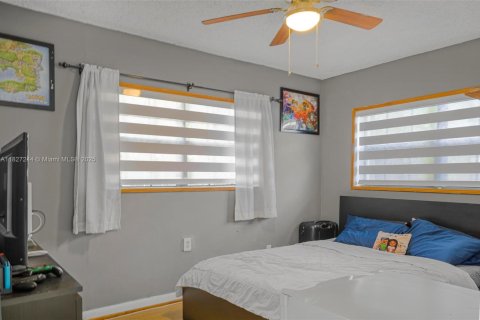 House in Cutler Bay, Florida 3 bedrooms, 179.12 sq.m. № 1799543 - photo 21
