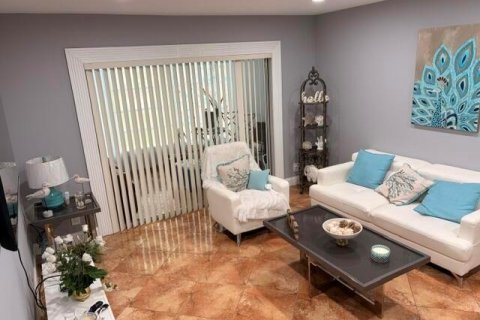 Condo in Lauderdale Lakes, Florida, 2 bedrooms № 2083778 - photo 30