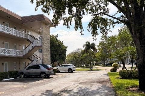 Condo in Lauderdale Lakes, Florida, 2 bedrooms  № 2083778