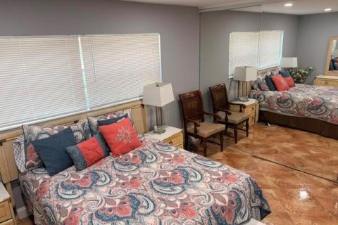 Condo in Lauderdale Lakes, Florida, 2 bedrooms № 2083778 - photo 12