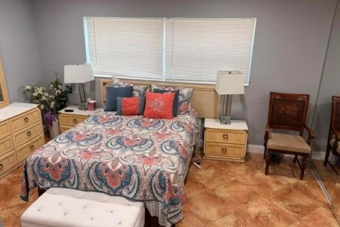 Condo in Lauderdale Lakes, Florida, 2 bedrooms № 2083778 - photo 11