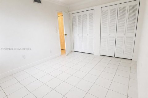 Copropriété à louer à Tamarac, Floride: 2 chambres, 95.22 m2 № 2348579 - photo 12