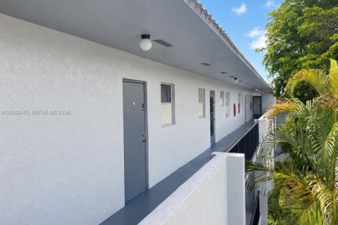 Copropriété à louer à Tamarac, Floride: 2 chambres, 95.22 m2 № 2348579 - photo 17