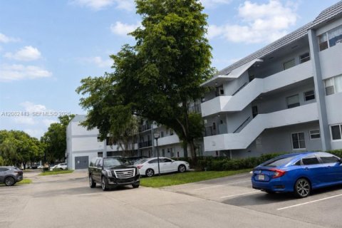 Copropriété à louer à Tamarac, Floride: 2 chambres, 95.22 m2 № 2348579 - photo 14