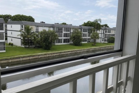 Copropriété à louer à Tamarac, Floride: 2 chambres, 95.22 m2 № 2348579 - photo 23