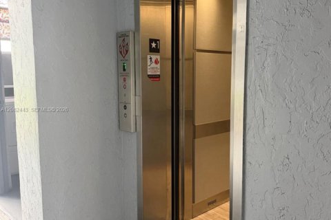 Copropriété à louer à Tamarac, Floride: 2 chambres, 95.22 m2 № 2348579 - photo 16